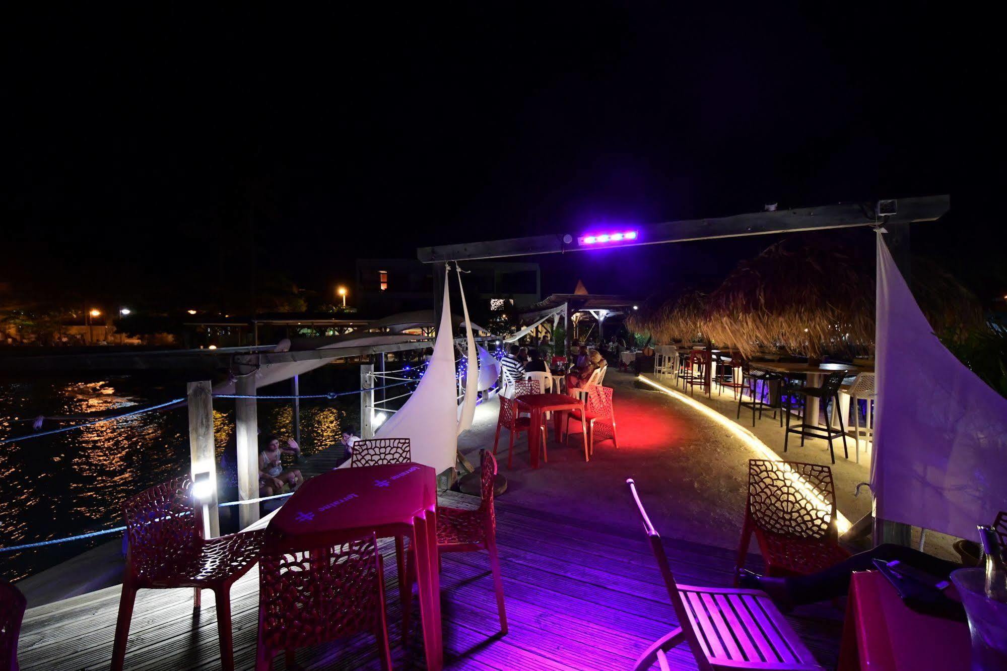 Hotel-Restaurant La Dunette 圣安娜 外观 照片